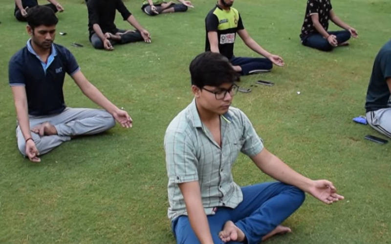ছাত্রজীবনে যোগব্যায়াম